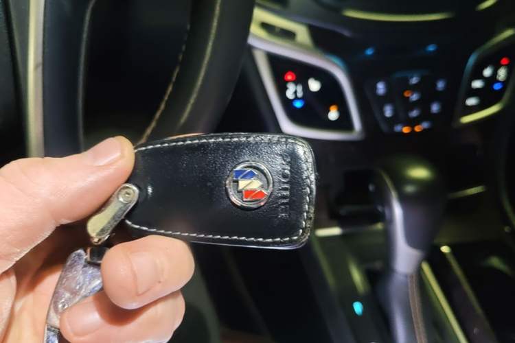 Used Buick LaCrosse 2013 2.4L SIDI Elite Comfort Version Vehicle Key