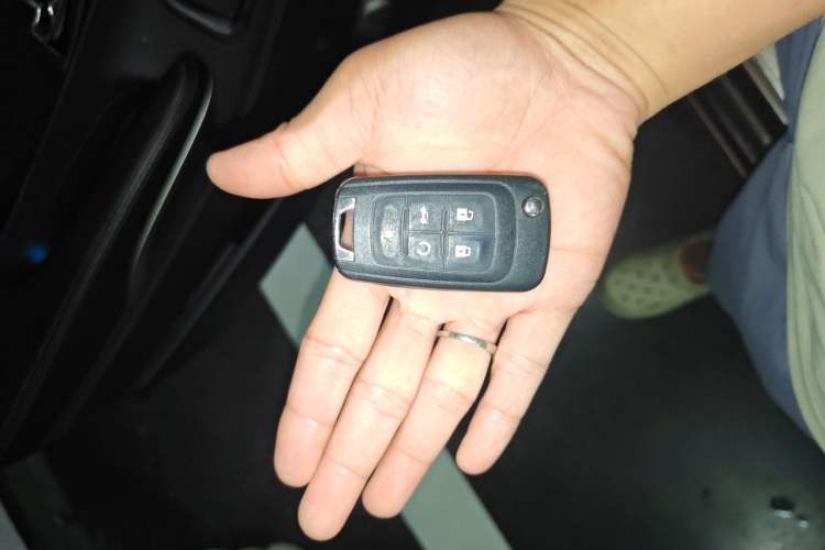 Used Buick LaCrosse 2013 2.4L SIDI Elite Comfort Version Vehicle Key