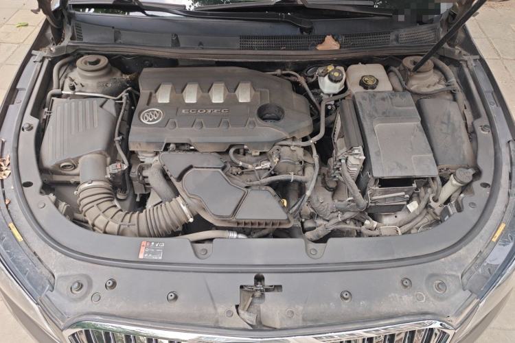 Used Buick LaCrosse 2013 2.4L SIDI Leading Comfort Version Engine Bay