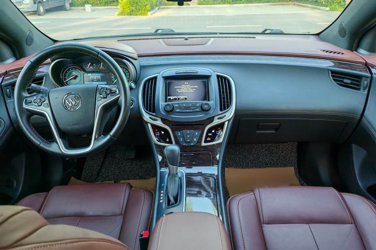 Used Buick LaCrosse 2013 2.4L SIDI Leading Comfort Version Interior 2
