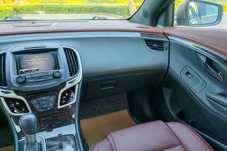Used Buick LaCrosse 2013 2.4L SIDI Leading Comfort Version Interior 4