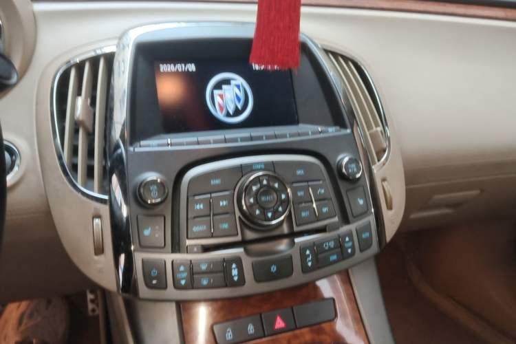 Used Buick LaCrosse 2013 2.4L SIDI Elite Comfort Version Audio And AC Panel
