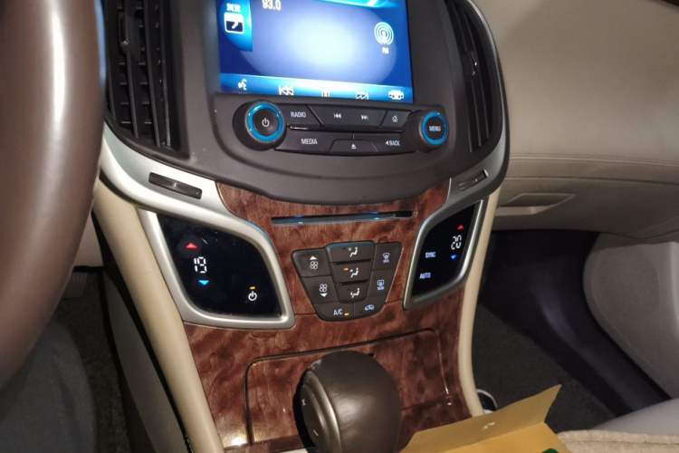 Used Buick LaCrosse 2013 2.4L SIDI Elite Comfort Version Audio And AC Panel