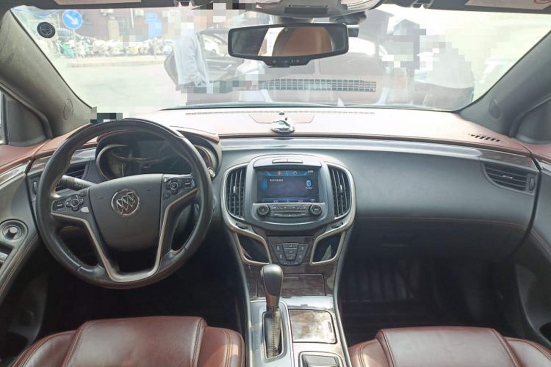 Used Buick LaCrosse 2013 2.4L SIDI Elite Comfort Version Center Console