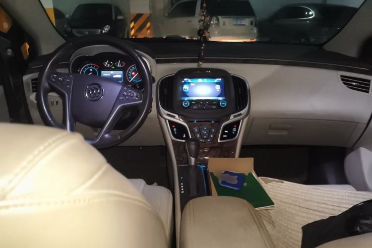 Used Buick LaCrosse 2013 2.4L SIDI Elite Comfort Version Center Console