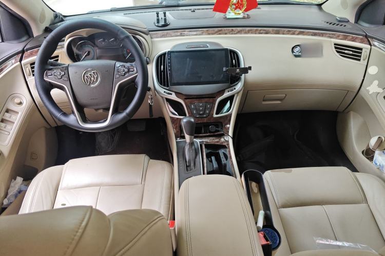 Used Buick LaCrosse 2013 2.4L SIDI Leading Comfort Version Center Console