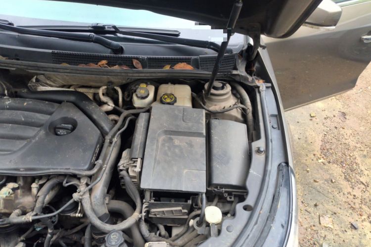Used Buick LaCrosse 2013 2.0T SIDI Technology Version Engine Bay Left