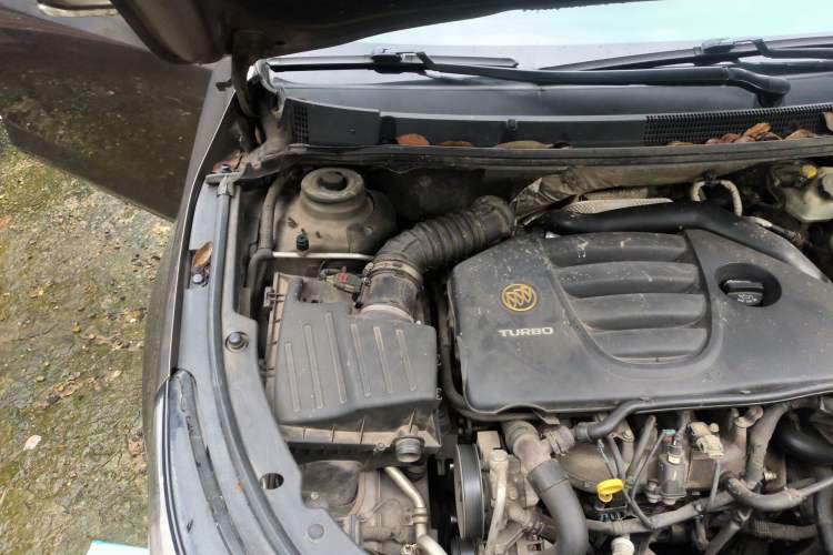 Used Buick LaCrosse 2013 2.0T SIDI Technology Version Engine Bay Right