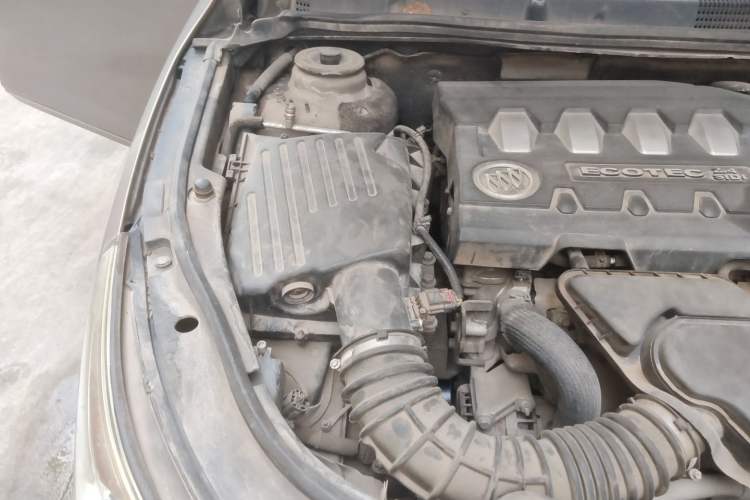 Used Buick LaCrosse 2013 2.4L SIDI Elite Comfort Version Engine Bay Right