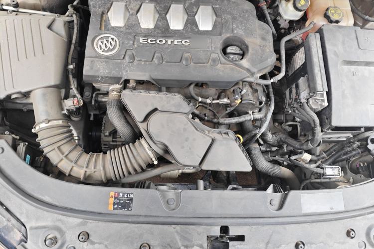 Used Buick LaCrosse 2013 2.4L SIDI Leading Comfort Version Engine Bay