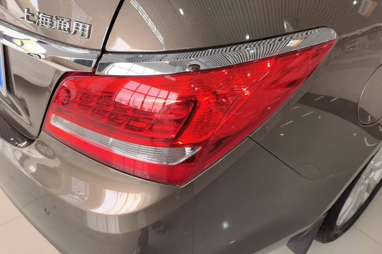 Used Buick LaCrosse 2013 2.4L SIDI Leading Comfort Version Exterior 3
