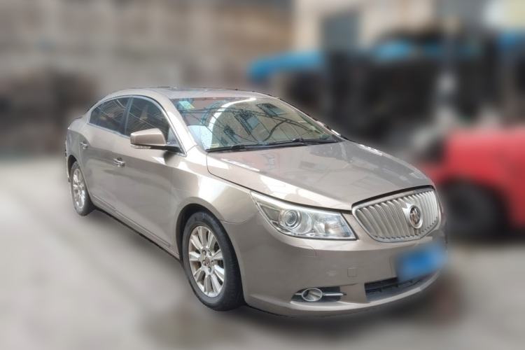 Used Buick LaCrosse 2013 2.4L SIDI Elite Comfort Version Front Right 45 Deg