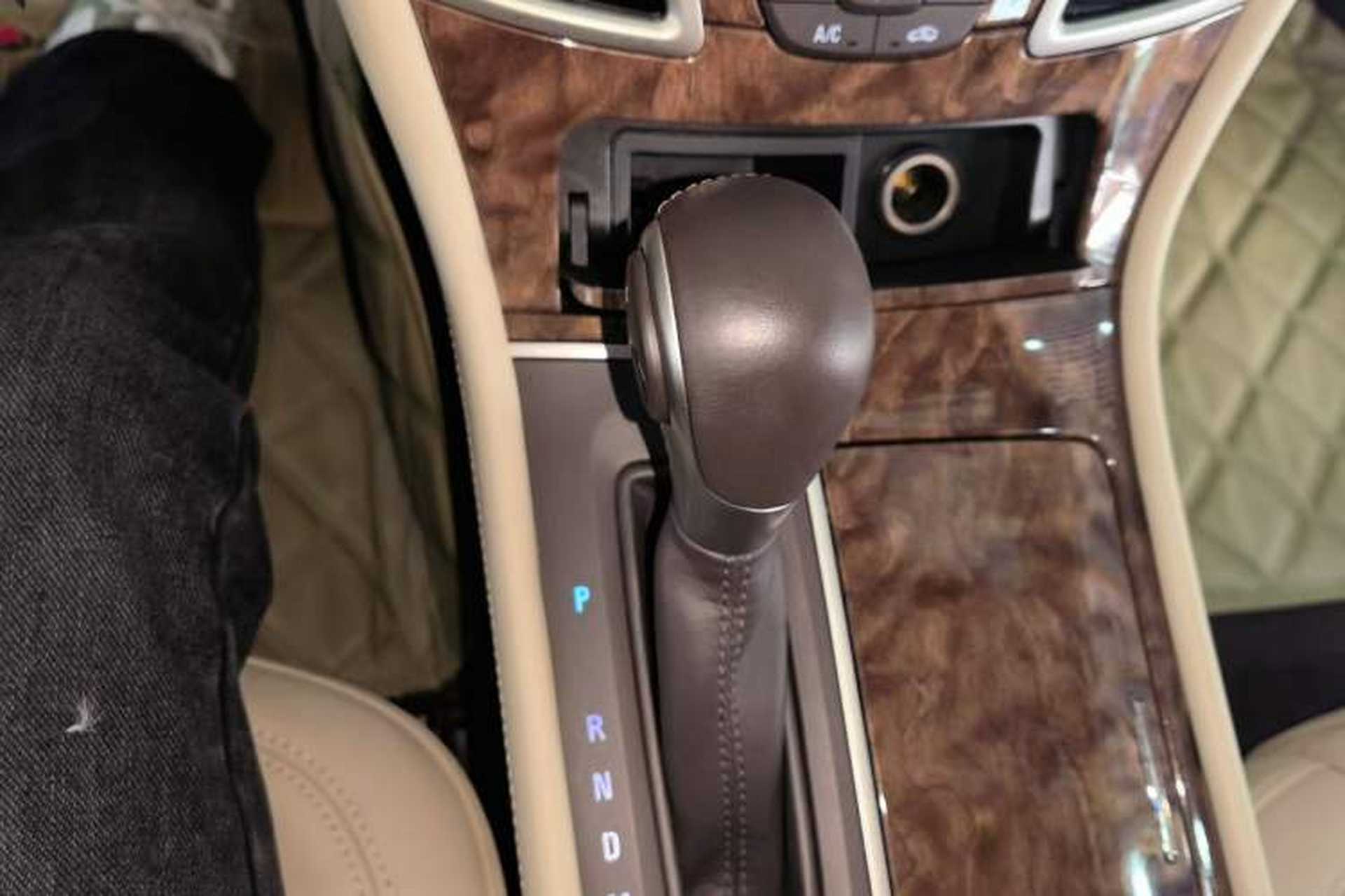 Used Buick LaCrosse 2013 2.4L SIDI Leading Comfort Version Gear Lever
