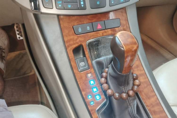 Used Buick LaCrosse 2013 2.4L SIDI Elite Comfort Version Gear Lever