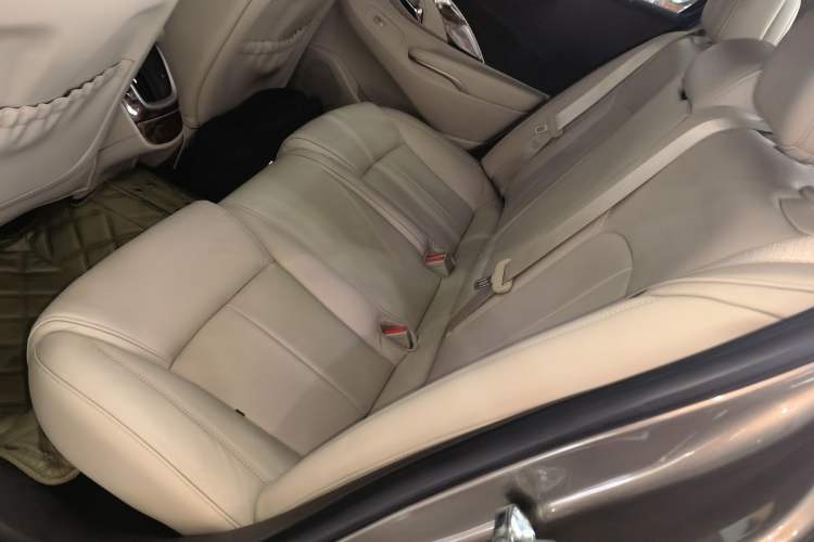 Used Buick LaCrosse 2013 2.4L SIDI Leading Comfort Version Left Rear Seat
