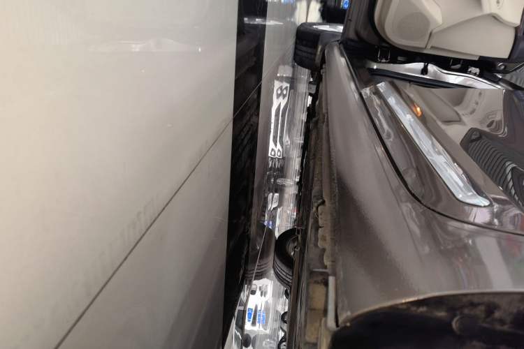 Used Buick LaCrosse 2013 2.4L SIDI Leading Comfort Version Left Side Sill