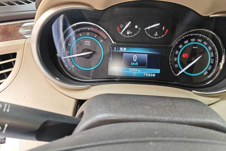 Used Buick LaCrosse 2013 2.4L SIDI Leading Comfort Version Odometer Close Up