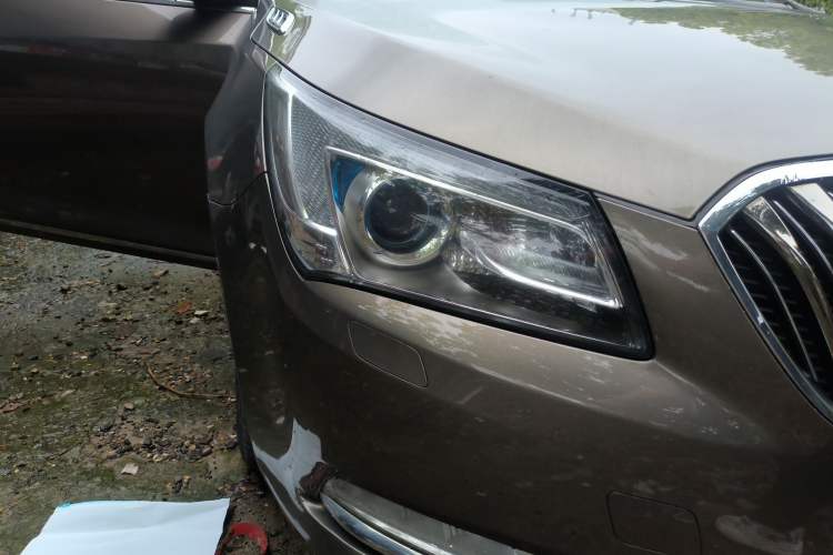 Used Buick LaCrosse 2013 2.0T SIDI Technology Version Right Front Headlight