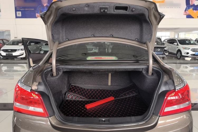 Used Buick LaCrosse 2013 2.4L SIDI Leading Comfort Version Trunk