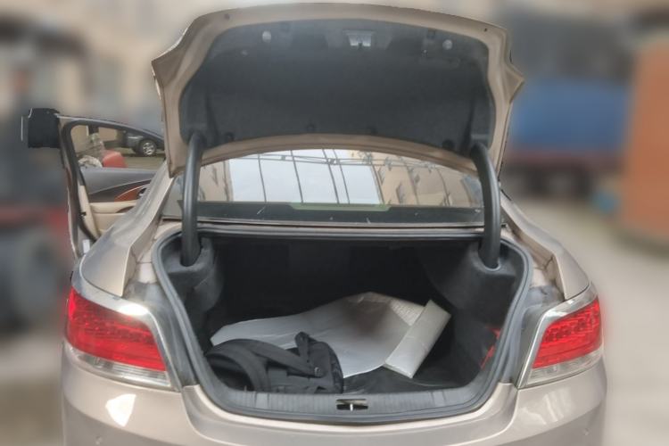 Used Buick LaCrosse 2013 2.4L SIDI Elite Comfort Version Trunk