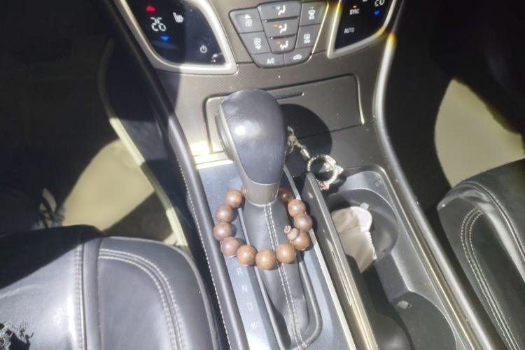 Used Buick LaCrosse 2013 2.0T SIDI Elite Tech Version Gear Lever