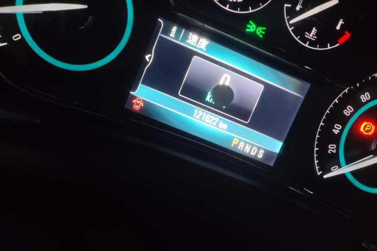 Used Buick LaCrosse 2013 2.0T SIDI Elite Tech Version Odometer Close Up