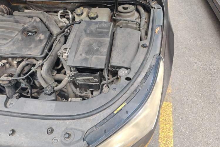 Used Buick LaCrosse 2013 2.0T SIDI Technology Version Engine Bay Left