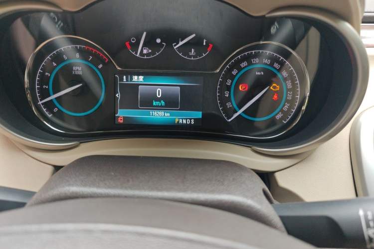 Used Buick LaCrosse 2013 2.0T SIDI Technology Version Odometer Close Up