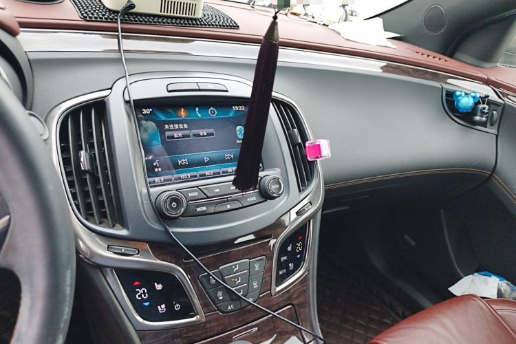 Used Buick LaCrosse 2013 2.4L SIDI Luxury Comfort Edition Audio And AC Panel