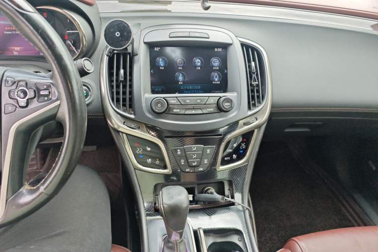 Used Buick LaCrosse 2013 2.4L SIDI Luxury Comfort Edition Audio And AC Panel