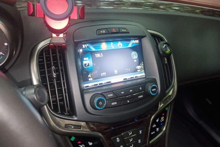 Used Buick LaCrosse 2013 2.0T SIDI Smart Luxury Flagship Edition Audio And AC Panel