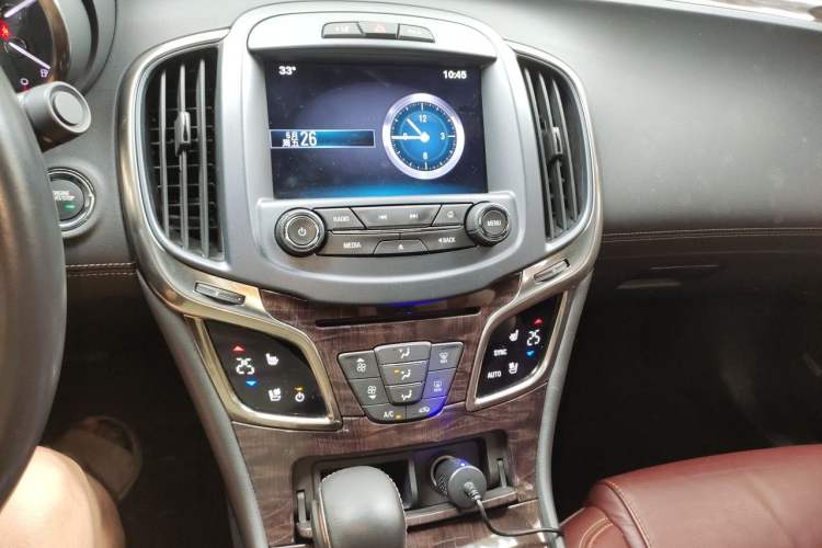 Used Buick LaCrosse 2013 2.0T SIDI Smart Luxury Flagship Edition Audio And AC Panel