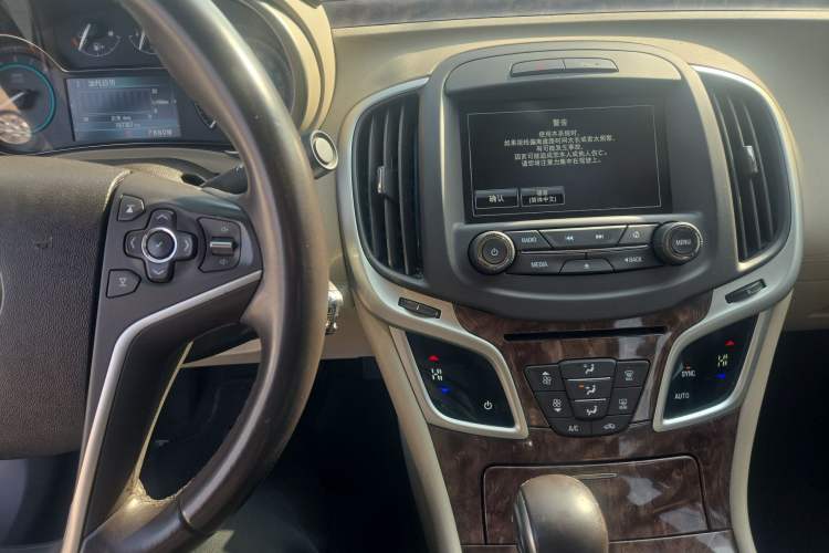 Used Buick LaCrosse 2013 2.4L SIDI Leading Comfort Version Audio And AC Panel