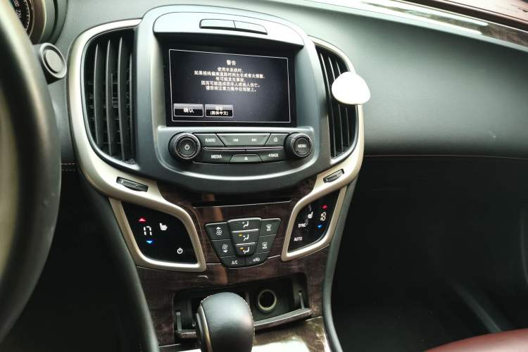 Used Buick LaCrosse 2013 2.4L SIDI Elite Comfort Version Audio And AC Panel