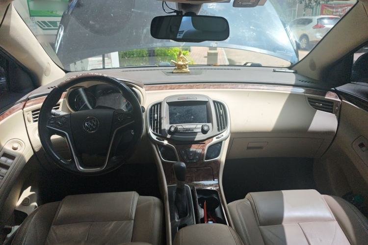 Used Buick LaCrosse 2013 2.4L SIDI Leading Comfort Version Center Console