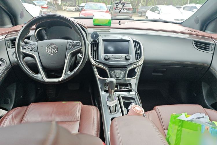 Used Buick LaCrosse 2013 2.4L SIDI Luxury Comfort Edition Center Console