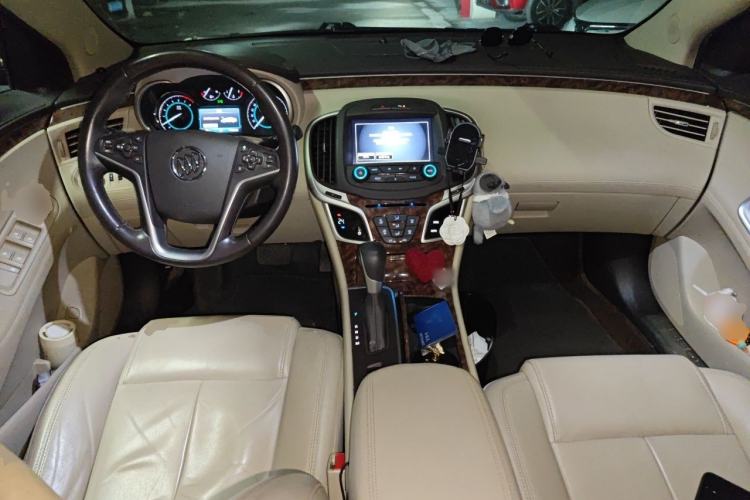 Used Buick LaCrosse 2013 2.4L SIDI Leading Comfort Version Center Console