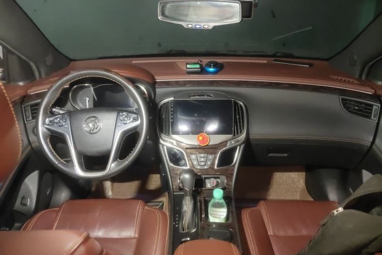 Used Buick LaCrosse 2013 2.4L SIDI Luxury Comfort Edition Center Console