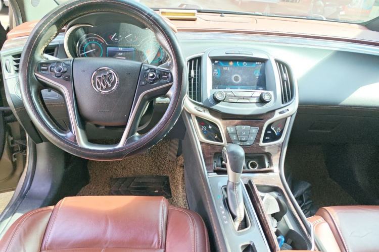 Used Buick LaCrosse 2013 2.4L SIDI Elite Comfort Version Center Console