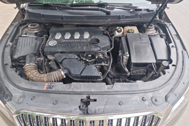 Used Buick LaCrosse 2013 2.4L SIDI Leading Comfort Version Engine Bay