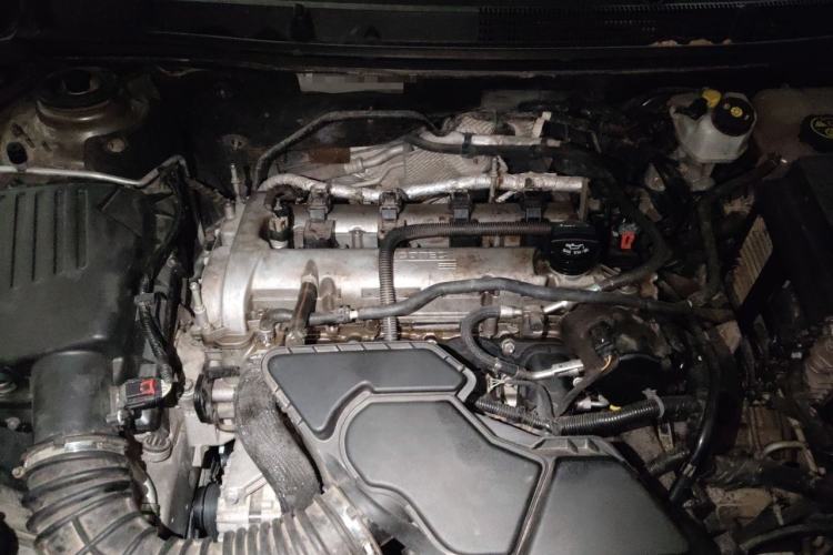 Used Buick LaCrosse 2013 2.4L SIDI Leading Comfort Version Engine Bay