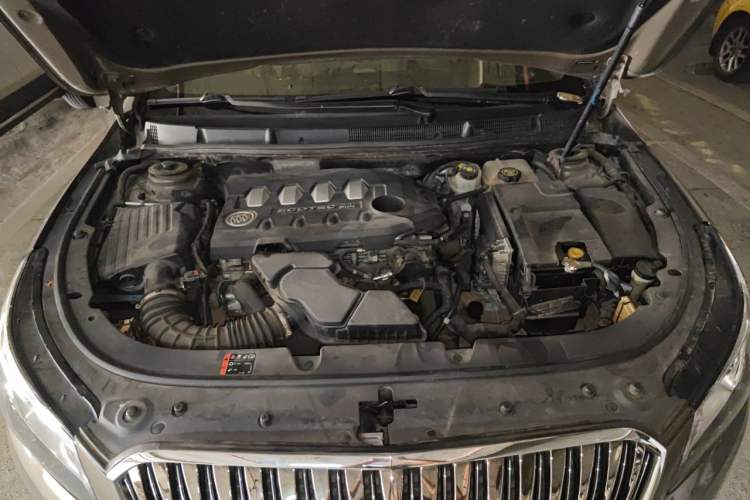 Used Buick LaCrosse 2013 2.4L SIDI Leading Comfort Version Engine Bay