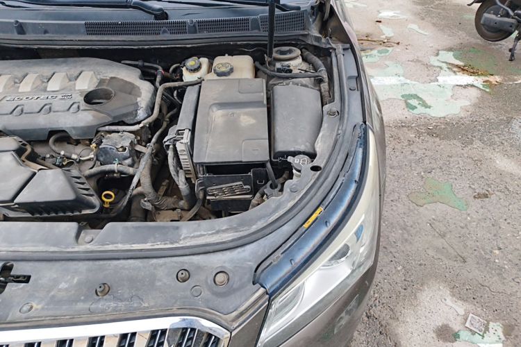 Used Buick LaCrosse 2013 2.4L SIDI Luxury Comfort Edition Engine Bay Left