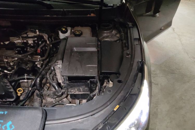 Used Buick LaCrosse 2013 2.4L SIDI Leading Comfort Version Engine Bay Left