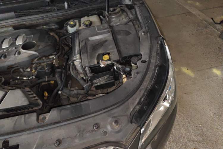 Used Buick LaCrosse 2013 2.4L SIDI Leading Comfort Version Engine Bay Left