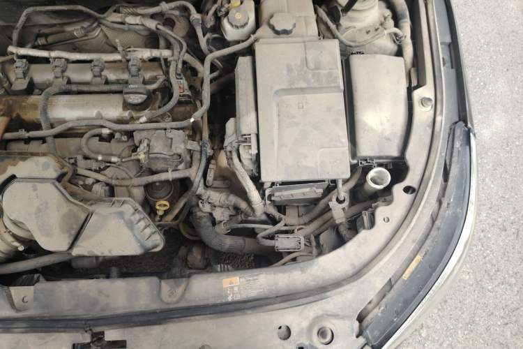 Used Buick LaCrosse 2013 2.4L SIDI Elite Comfort Version Engine Bay Left