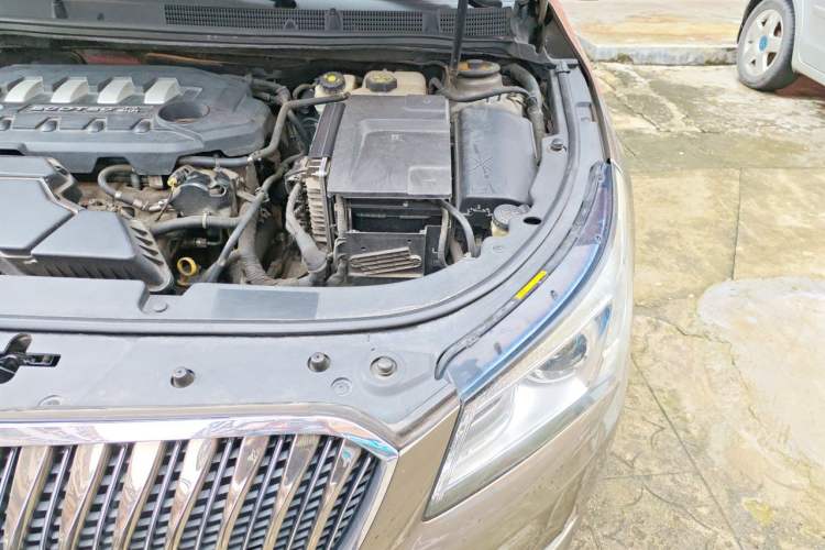 Used Buick LaCrosse 2013 2.4L SIDI Elite Comfort Version Engine Bay Left
