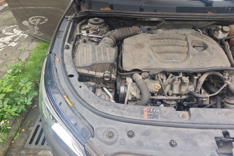 Used Buick LaCrosse 2013 2.0T SIDI Smart Luxury Flagship Edition Engine Bay Right