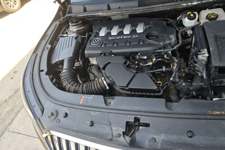 Used Buick LaCrosse 2013 2.4L SIDI Leading Comfort Version Engine Bay Right