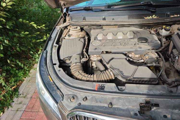 Used Buick LaCrosse 2013 2.4L SIDI Elite Comfort Version Engine Bay Right